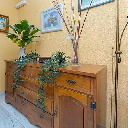 Apartment Rey Jaime I, Balcony & Garage *